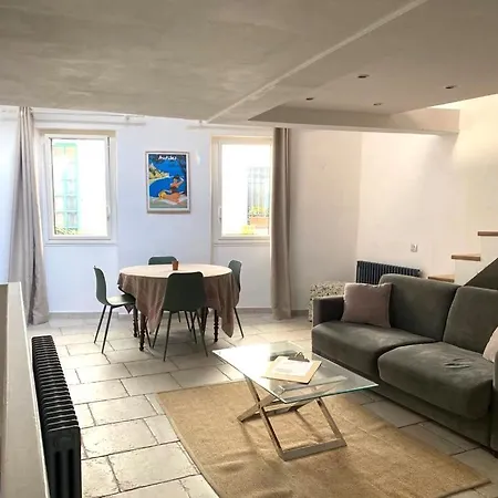Vieil Antibes, Charmant Duplex Avec Terrasse בית נופש